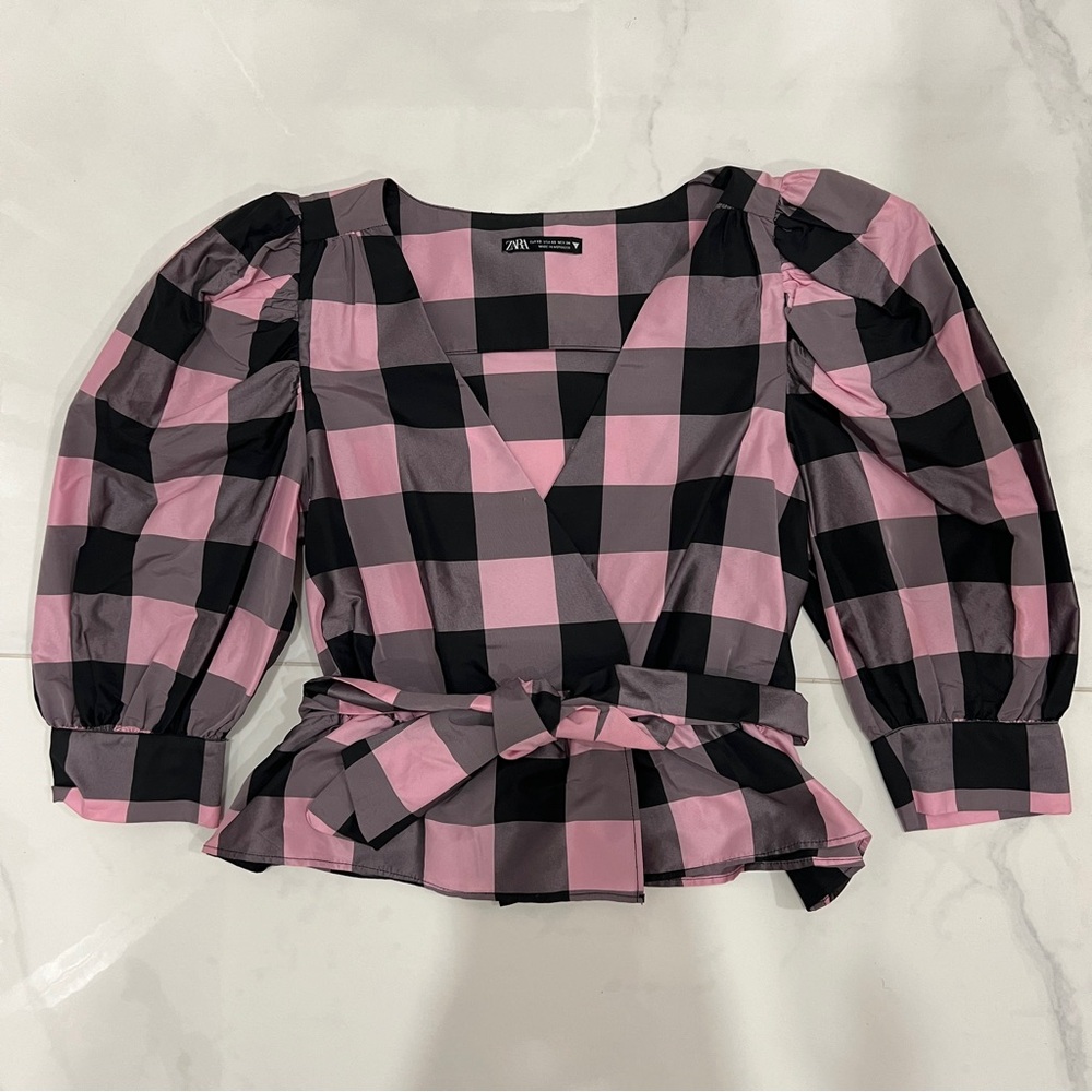 ZARA Plaid Cropped Blouse Pink and Black with Fitted end and Band attach…